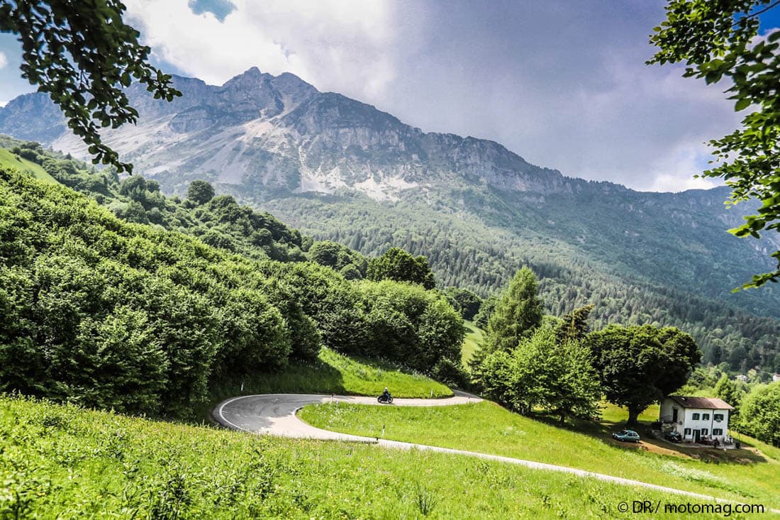 Les motards obligés de rouler moins vite que les autres dans les Dolomites (Italie)