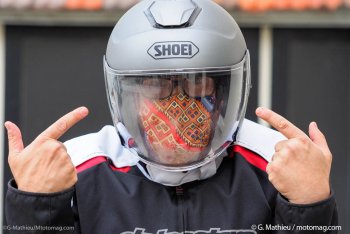 Masque à moto : le bon sens passe le périph parisien !
