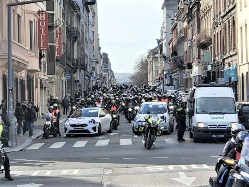 « On ne m’enlèvera pas ma moto » : à Rouen, 8 000 motards vent debout contre la ZFE
